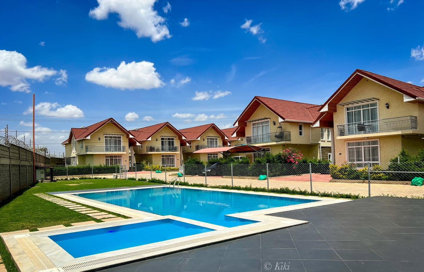 4BR All-Ensuite Townhouse with DSQ & Solar Power - Kitengela