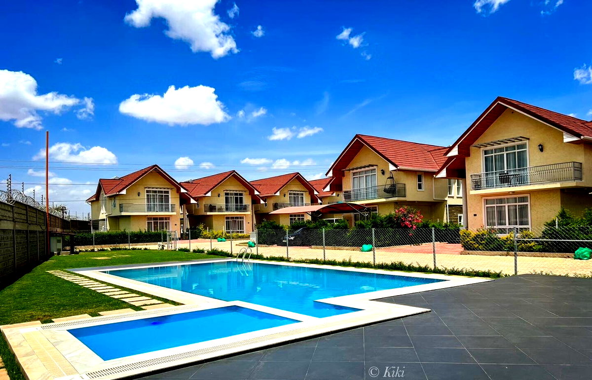 4BR All-Ensuite Townhouse with DSQ & Solar Power - Kitengela