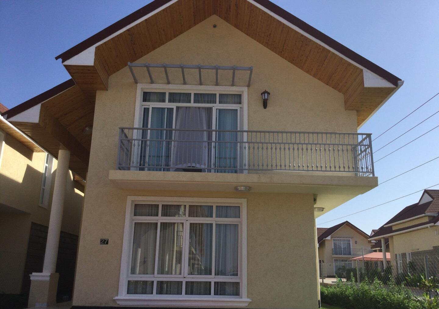 4BR All-Ensuite Townhouse with DSQ & Solar Power - Kitengela