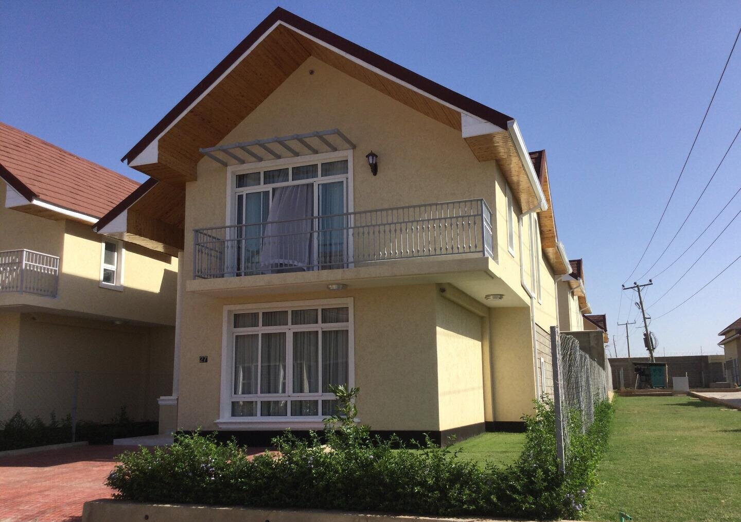 4BR All-Ensuite Townhouse with DSQ & Solar Power - Kitengela