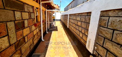 5bdrm Bungalow in Kapsoya for Sale - Image 3