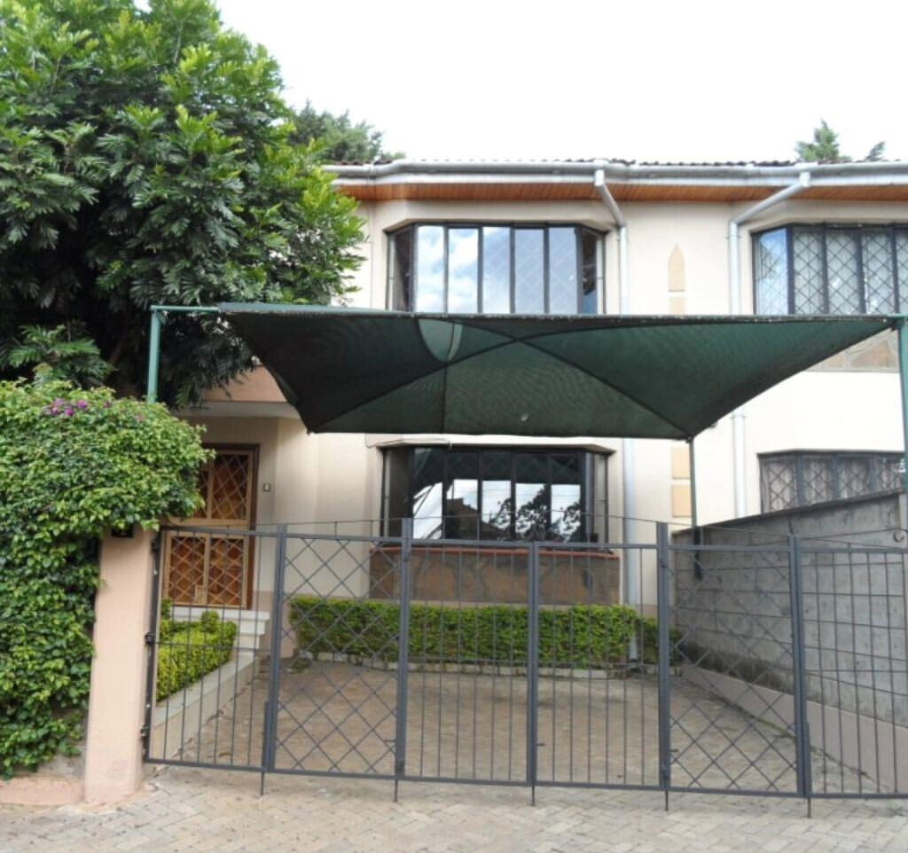 4-Bed Townhouse with Family Room & Gym - Lavington Near Kianda