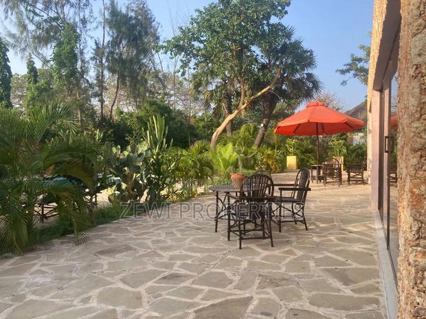 Furnished 5bdrm Villa in Diani for sale