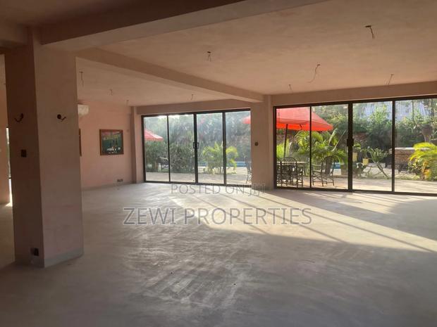 Furnished 5bdrm Villa in Diani for sale