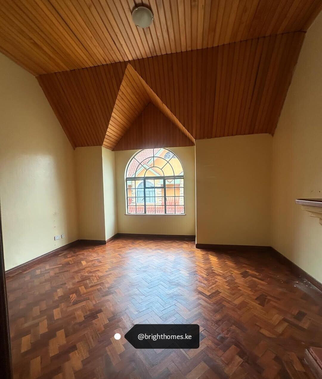 5 En-Suite Bedrooms with DSQ in Gated 12-Unit Court - Kilimani