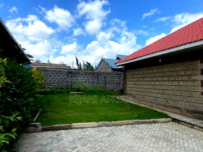 3bdrm Bungalow in Kamulu for rent - Image 3