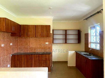 3bdrm Bungalow in Kamulu for rent - Image 6