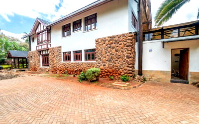 50x100 Plot, 6BR Mansion with Garden