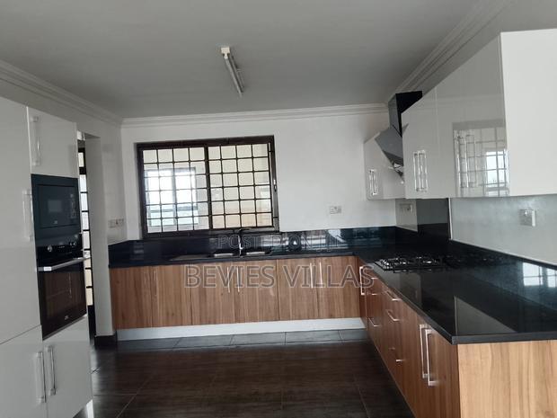 4bdrm Apartment in Parklands for sale