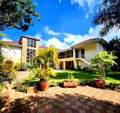 50x100 Garden Home with 5BR