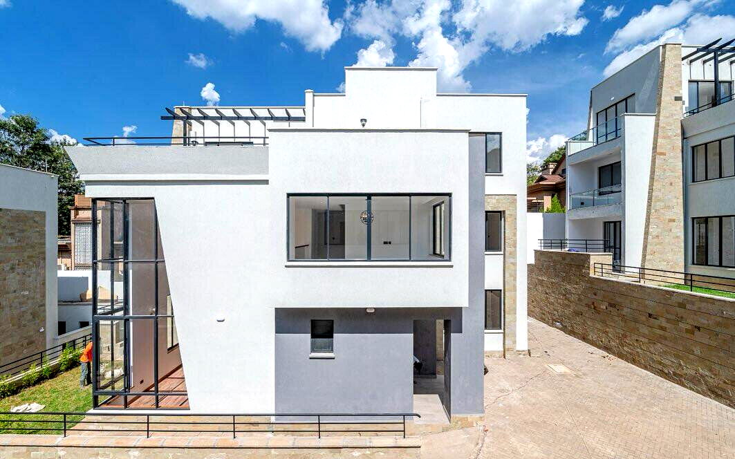 Ultra-Modern 5-Bed Townhouse in Exclusive Gated Community - Lavington
