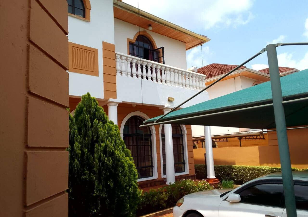 4BR All-Ensuite Townhouse with Walk-In Closets & Bathtub - Kiambu Road