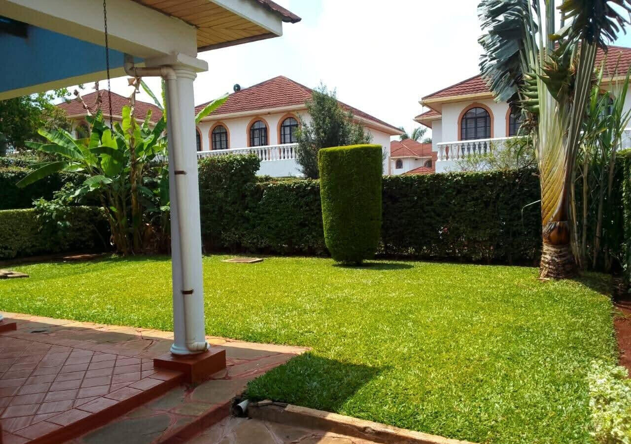 4BR All-Ensuite Townhouse with Walk-In Closets & Bathtub - Kiambu Road