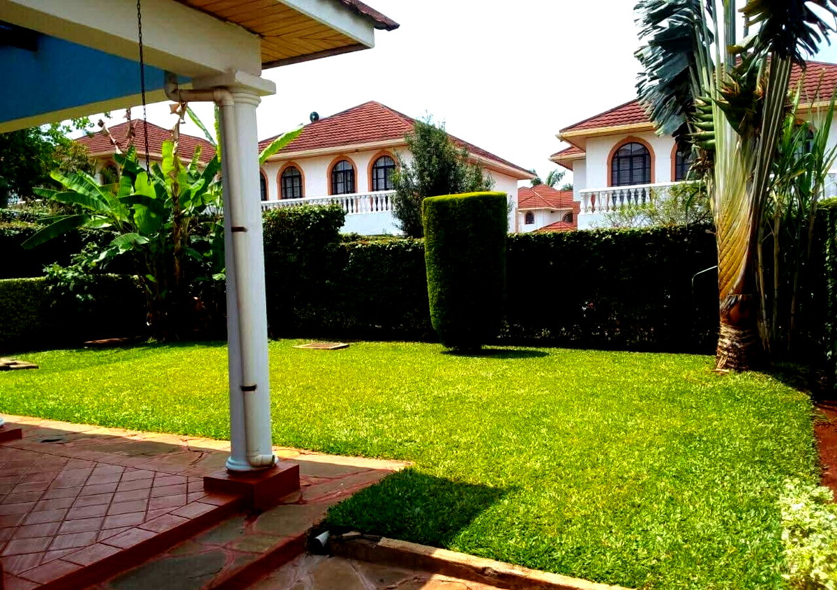 4BR All-Ensuite Townhouse with Walk-In Closets & Bathtub - Kiambu Road