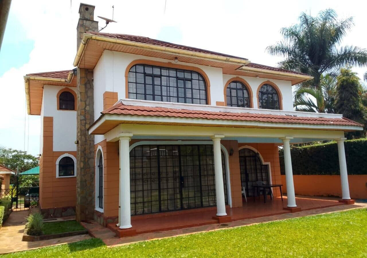 4BR All-Ensuite Townhouse with Walk-In Closets & Bathtub - Kiambu Road