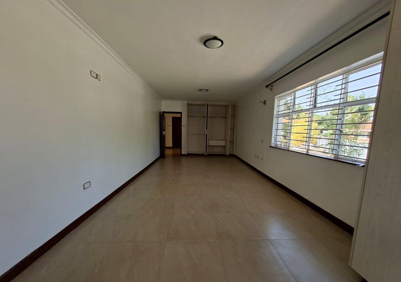 50x100 Garden Home with Parking