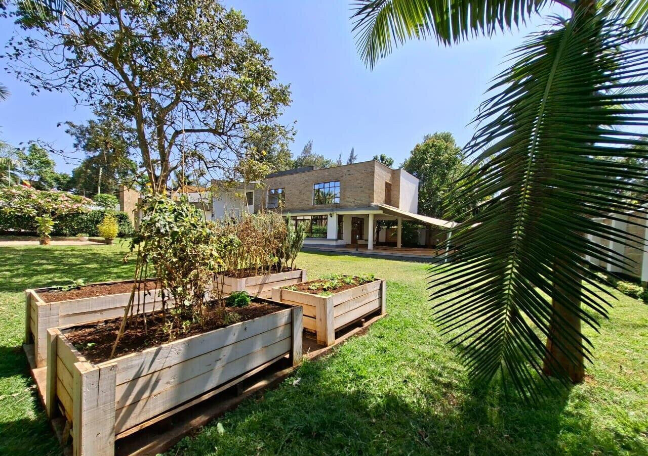 50x100 Garden Home with Parking