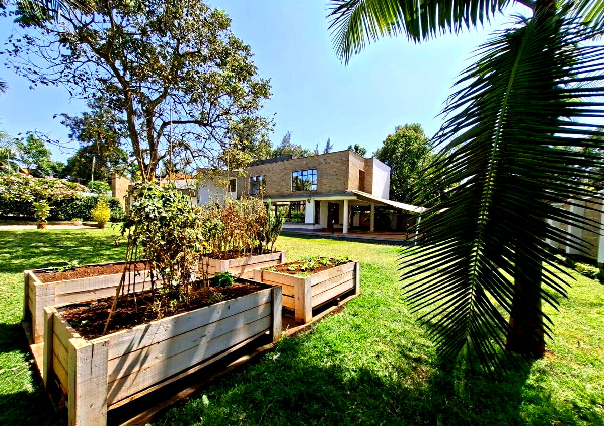 50x100 Garden Home with Parking