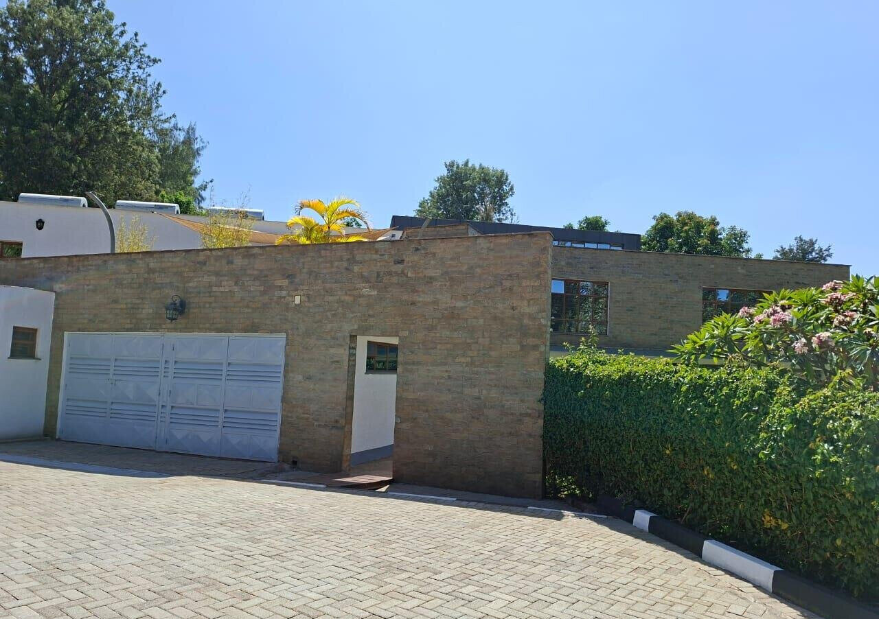 50x100 Garden Home with Parking