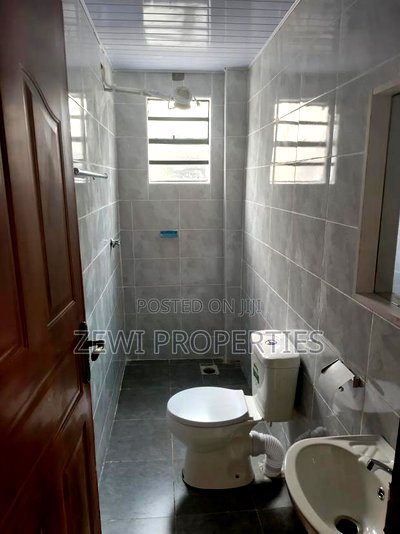 3bdrm Bungalow in Nkoroi for sale - Image 12