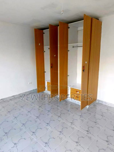 3bdrm Bungalow in Nkoroi for sale - Image 9