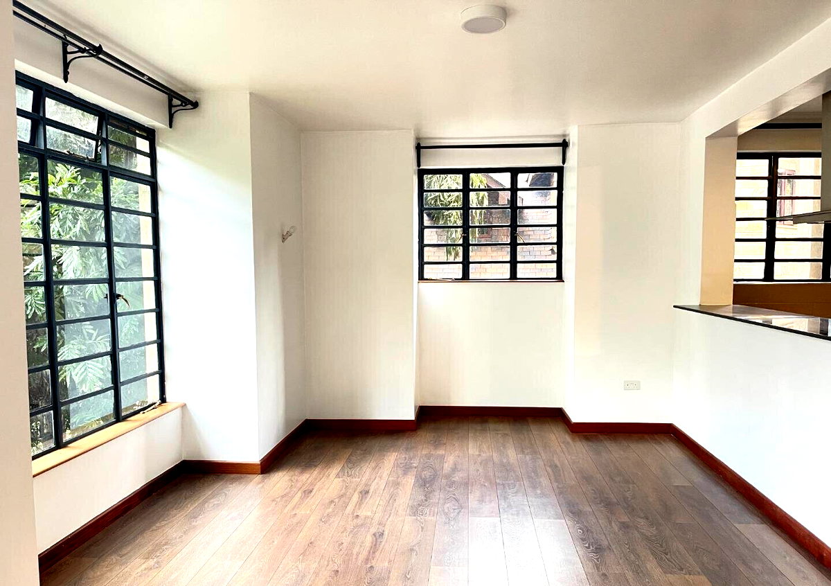 4-Ensuite Townhouse with DSQ & Garden - Riverside Lavington