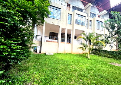4-Ensuite Townhouse with DSQ & Garden - Riverside Lavington