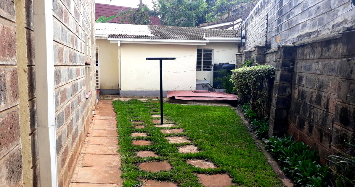 5BR Townhouse with Garden & Servants Quarters - Kileleshwa