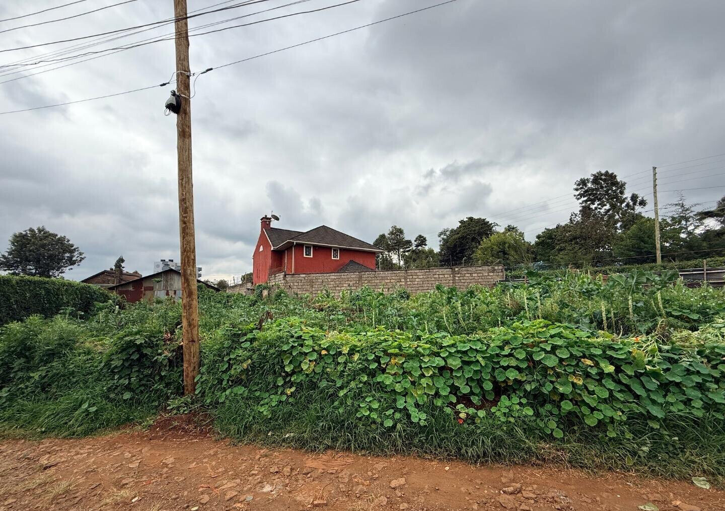 KSh 15M Plot with Garden and Parking