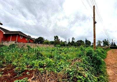KSh 15M Plot with Garden and Parking