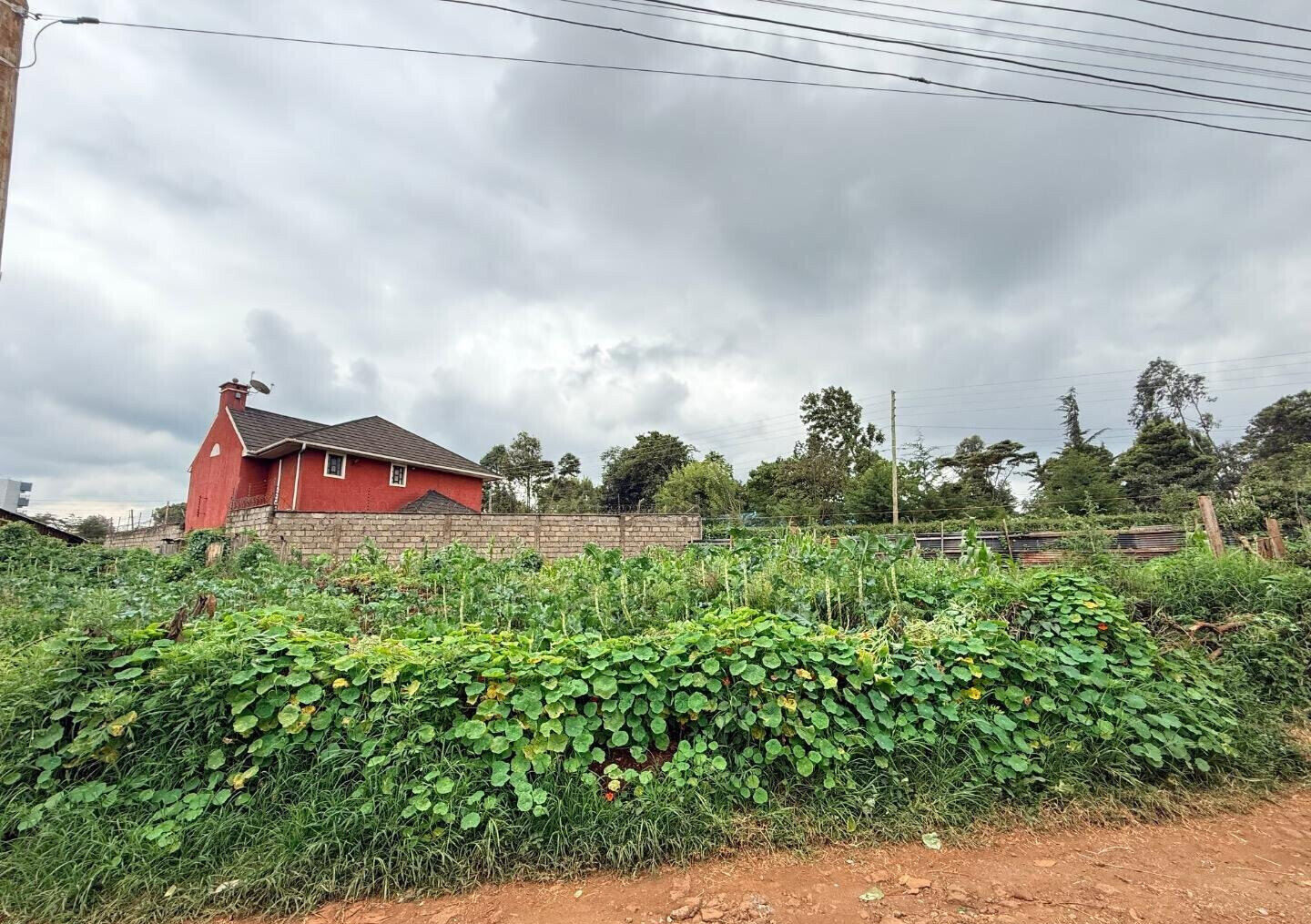 KSh 15M Plot with Garden and Parking