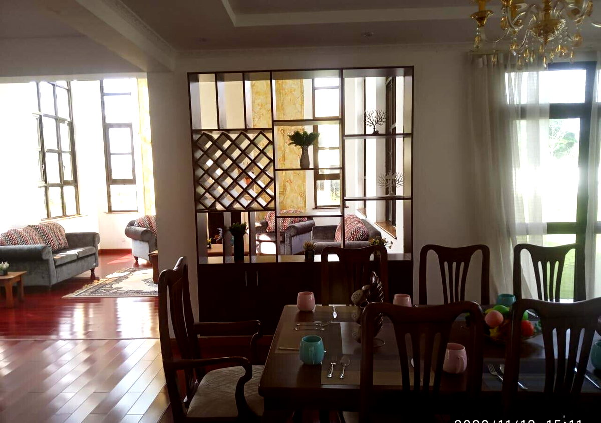 5-Ensuite Townhouse with Jacuzzi & Gym – 10-Min Walk to Karen Shops