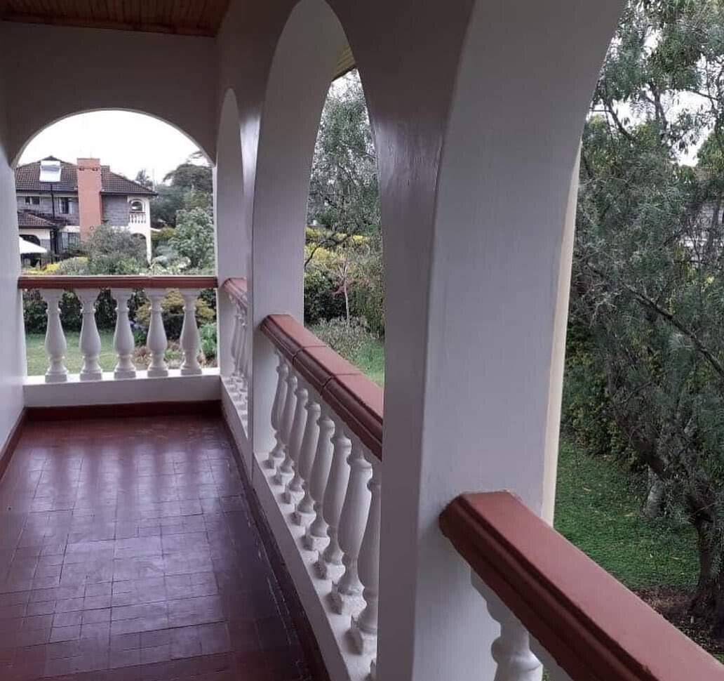 4-Bed Corner Townhouse with Fireplace & DSQ – Hardy, Karen