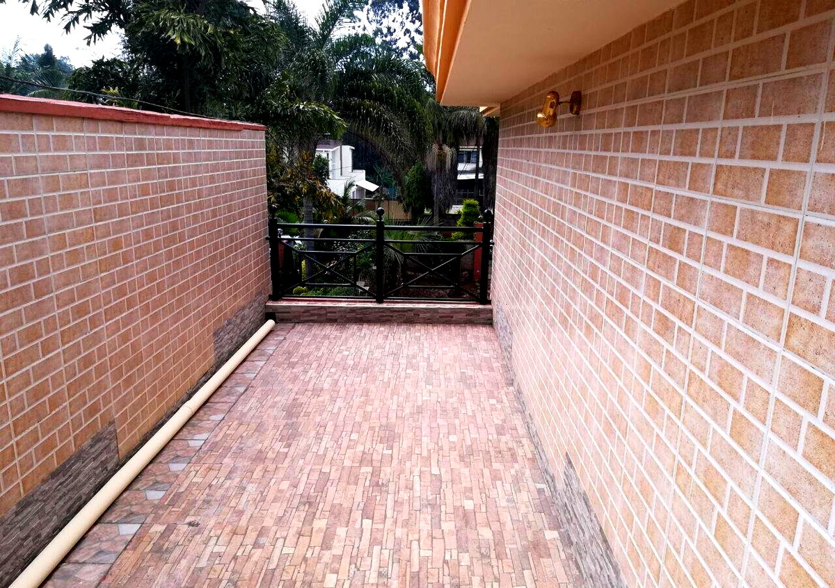 4-Ensuite Townhouse with 14 Units & Reliable Water - Westlands