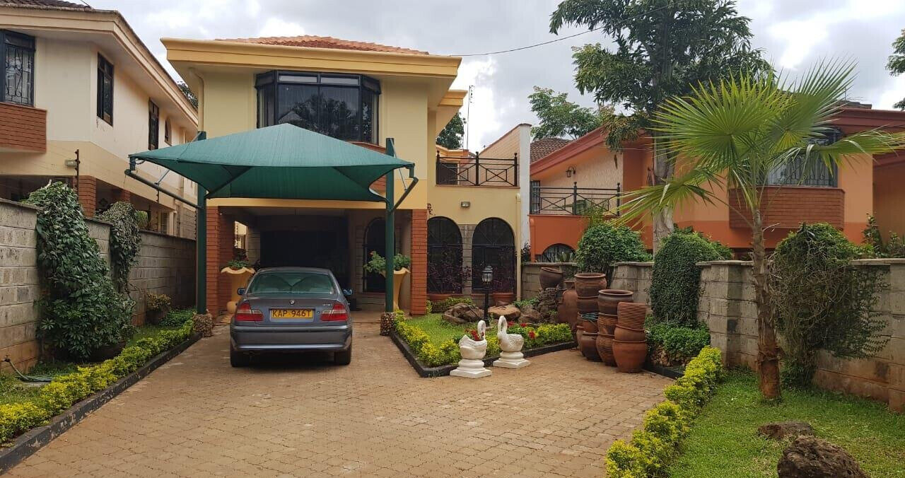 4-Ensuite Townhouse with 14 Units & Reliable Water - Westlands