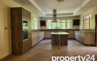 Luxury 5BR Villa at KSh 580K