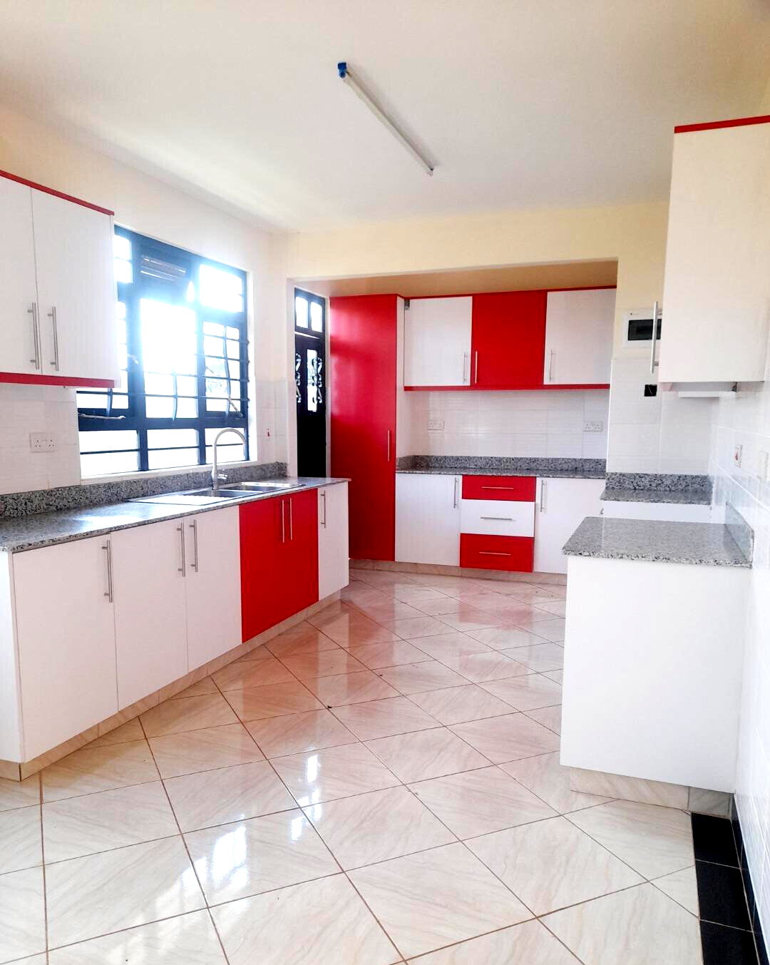 4BR All-Ensuite Townhouse with Play Area & CCTV - Gikambura