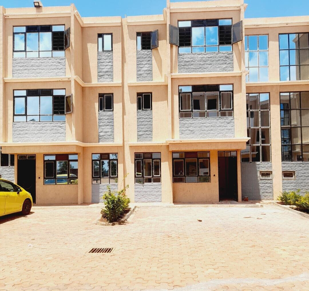 4BR All-Ensuite Townhouse with Play Area & CCTV - Gikambura