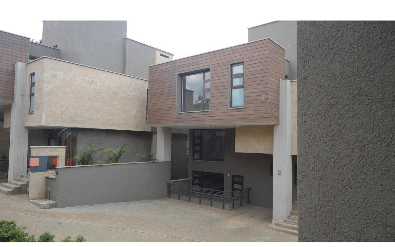 Newly Built 4-Ensuite Townhouse with Rooftop Terrace - Lavington