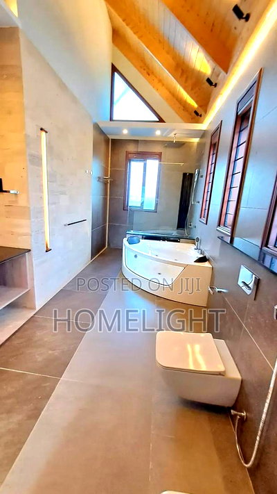 5bdrm Villa in Runda for sale - Image 11