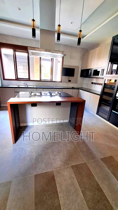 5bdrm Villa in Runda for sale - Image 12