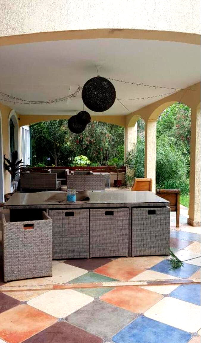 5BR Villa with Fireplace & Jacuzzi Near Rosslyn Academy - Runda