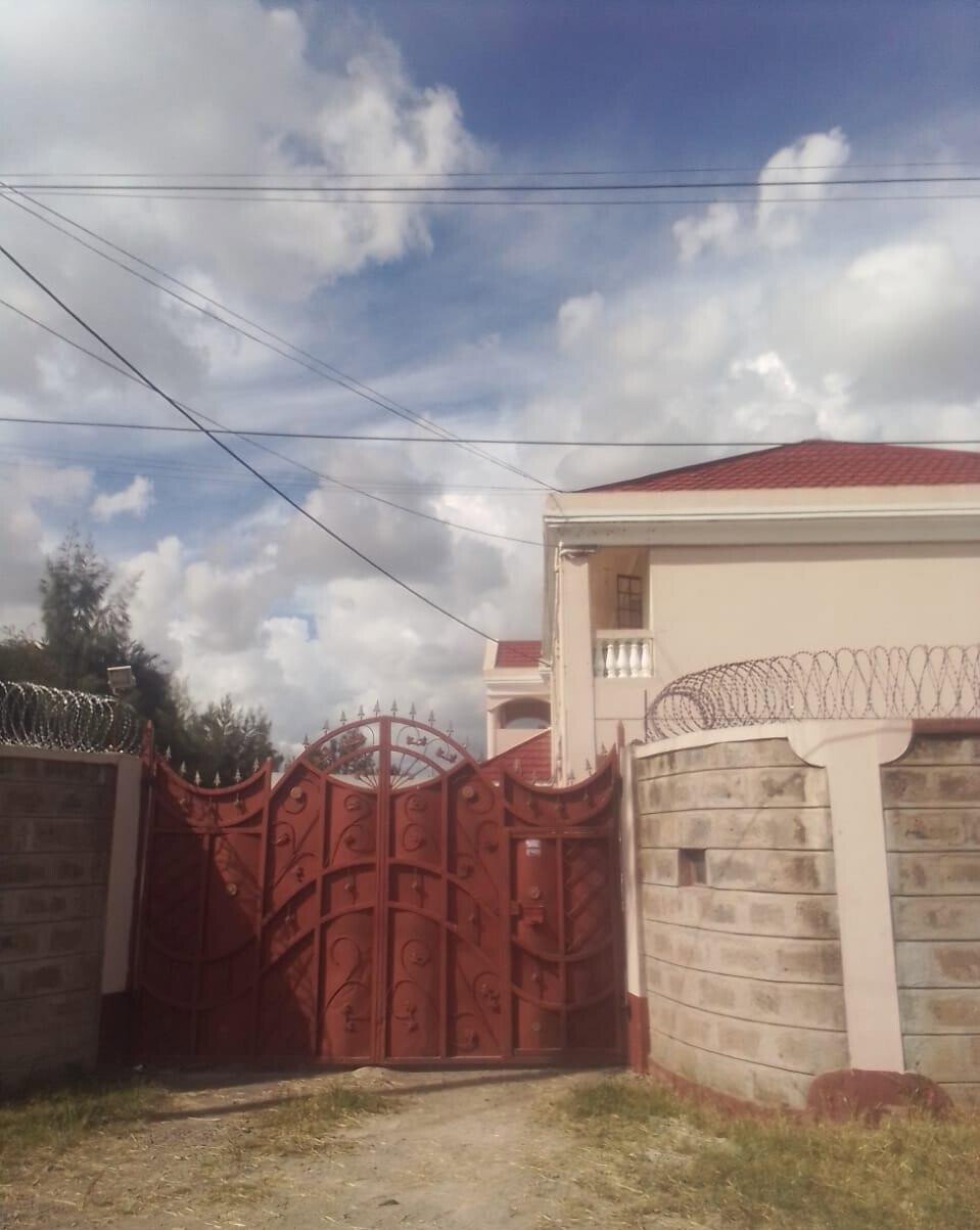 Executive 5 En-Suite Townhouse with DSQ on 100x100 - Katani, Syokimau