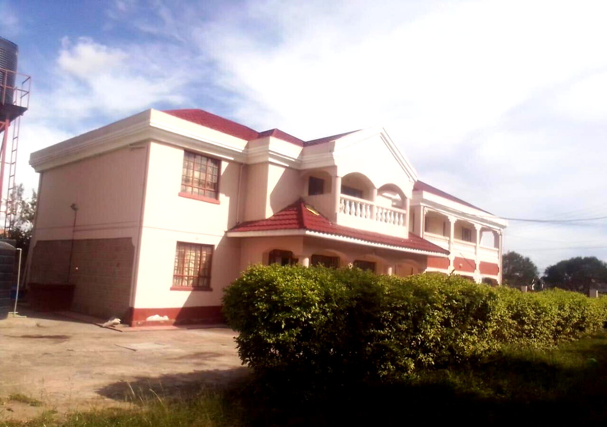 Executive 5 En-Suite Townhouse with DSQ on 100x100 - Katani, Syokimau