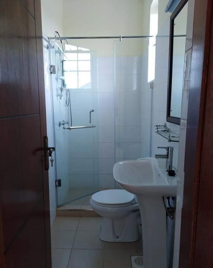 Spacious 4 En-Suite Townhouse with Servant Quarter - Kitisuru