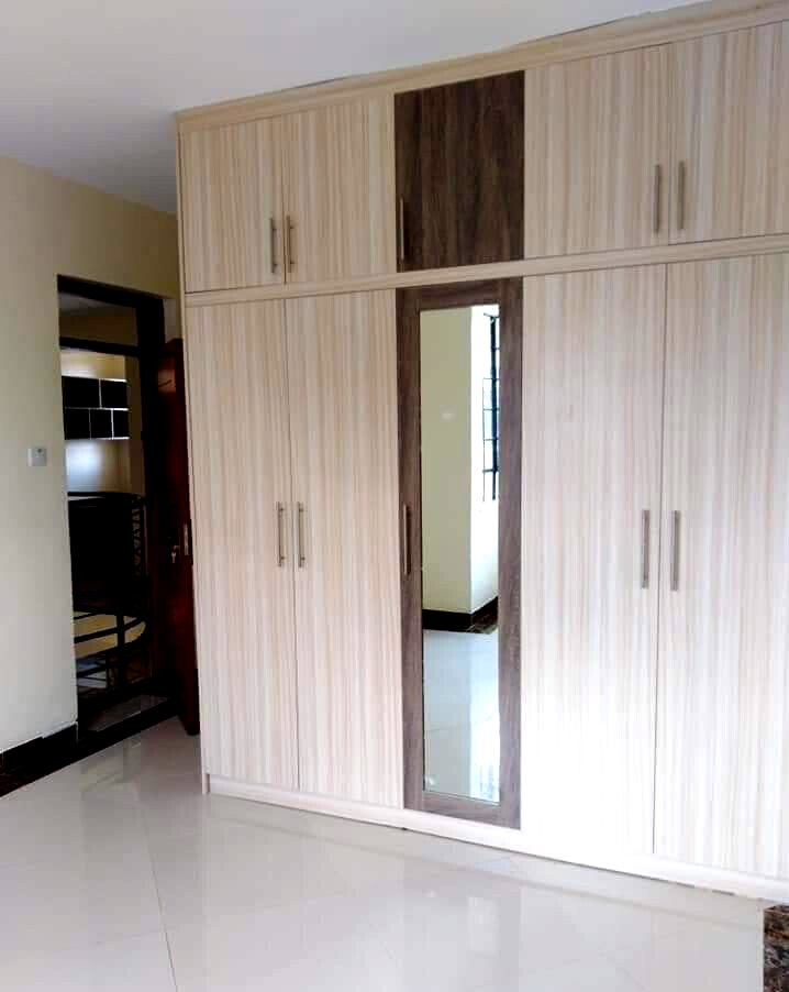 Spacious 4 En-Suite Townhouse with Servant Quarter - Kitisuru