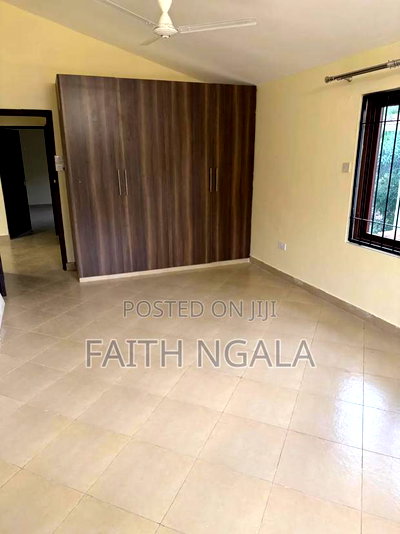 5bdrm Maisonette in Nyali for rent - Image 11