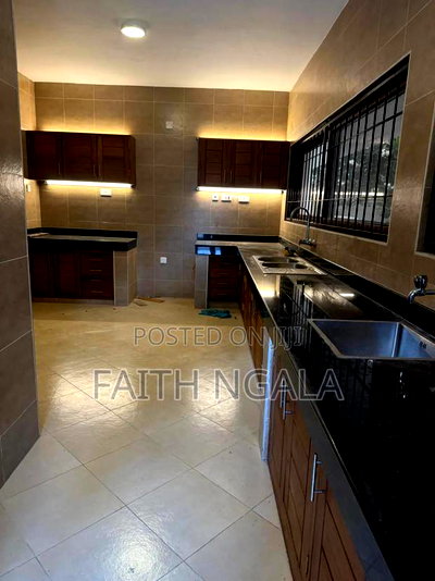 5bdrm Maisonette in Nyali for rent - Image 4