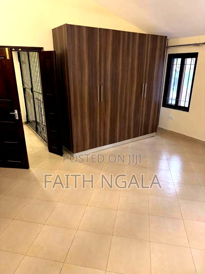 5bdrm Maisonette in Nyali for rent - Image 16