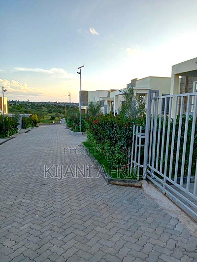 3bdrm Bungalow in Joska for sale - Image 5